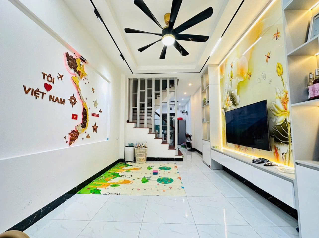 Cho thuê nhà nguyên căn ngõ 168 Kim Giang, 5 tầng x 38m2, 5 ngủ, 15 Triệu ở gia đình - Ảnh chính